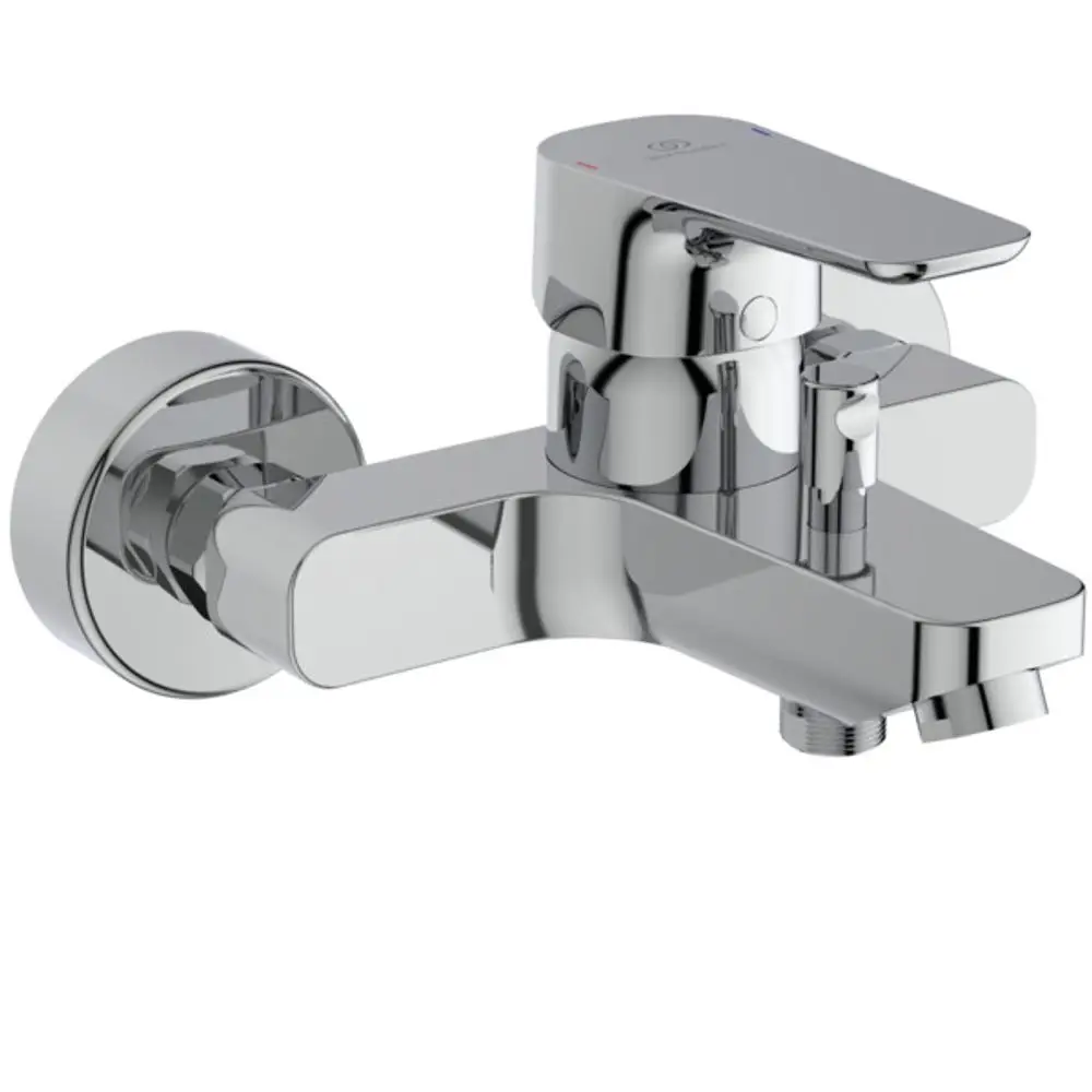 Badarmatur von Ideal Standard mit glänzender Oberfläche, einem Hebel und Anschluss für Wasserleitung, montiert an einer Wand.